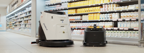 Curățenie profesională în spațiile cu trafic intens: cum alegi robotul potrivit