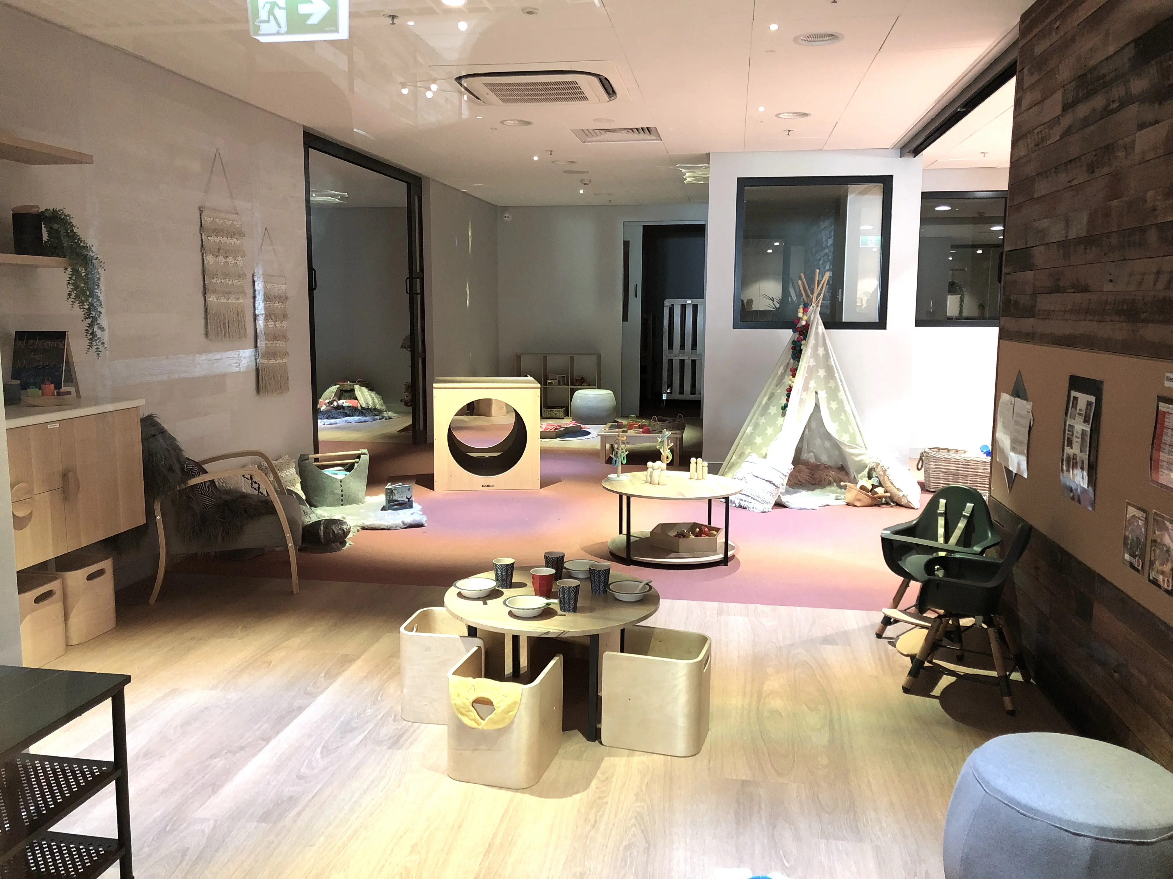 Lumina Soarelui în Spații Interioare 