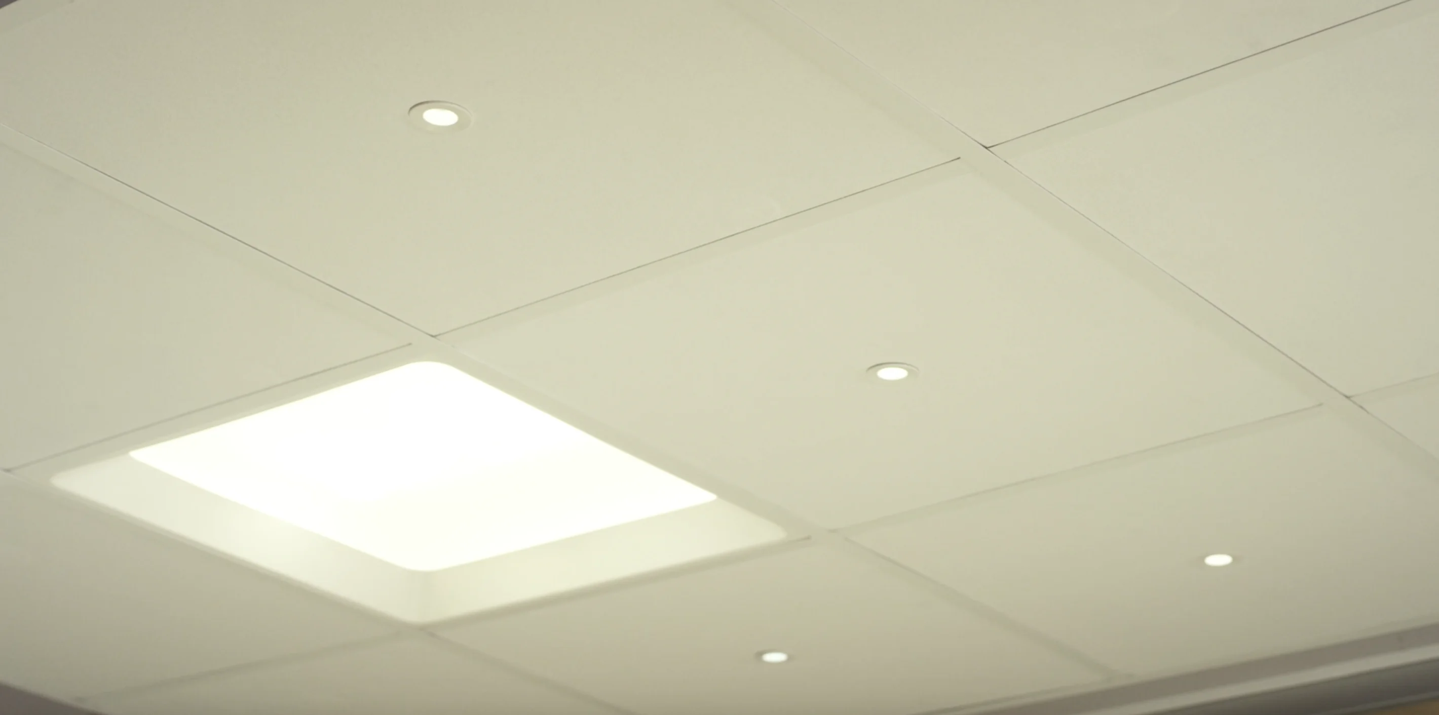 Lumina Soarelui în Spații Interioare 