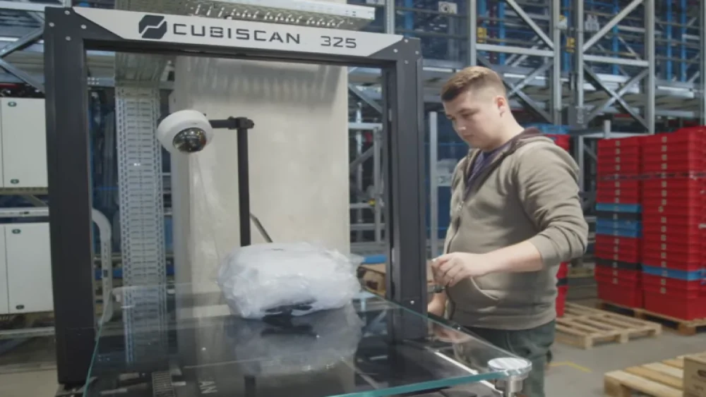 Măsurarea automată a dimensiunilor coletelor: Ce beneficii aduce afacerii tale?