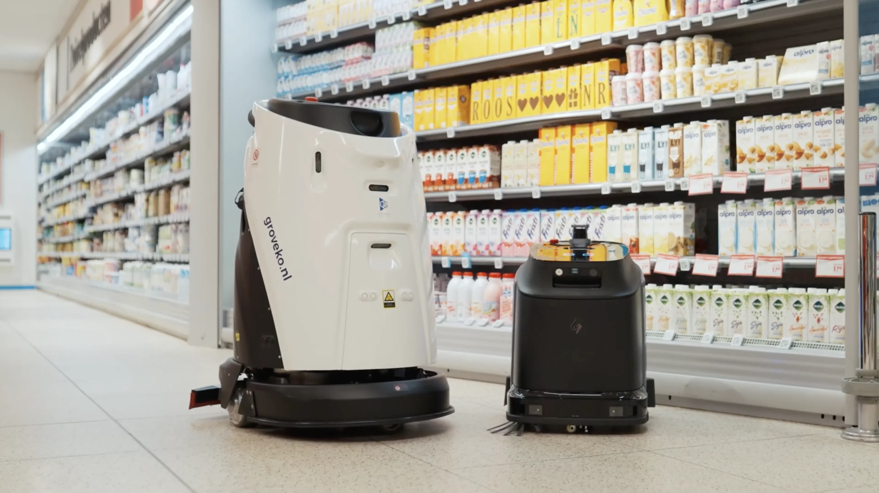 Curățenie profesională în spațiile cu trafic intens: cum alegi robotul potrivit